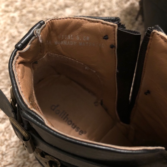 Black booties with chain - Picture 2 of 3